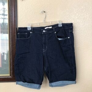Levi’s Classic Bermuda Shorts Size 34